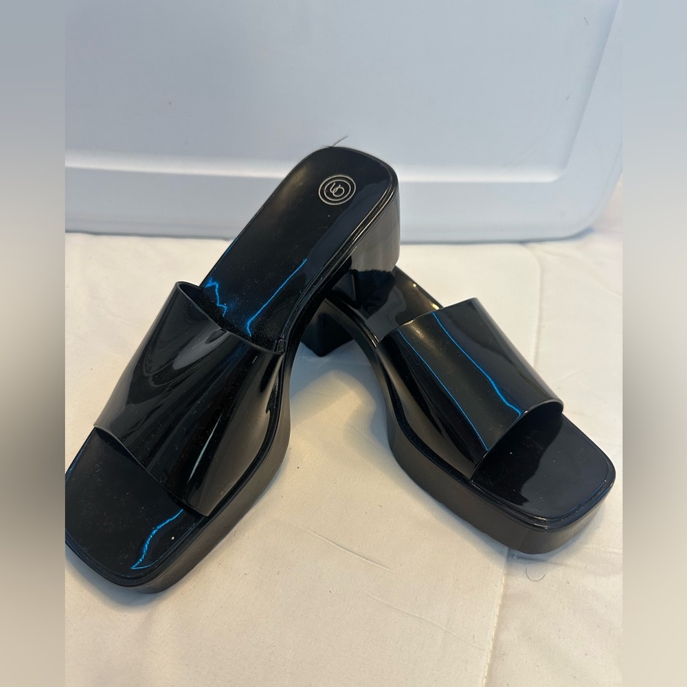 NWOT Urban Outfitters Jelly Mule Sandals Size 8